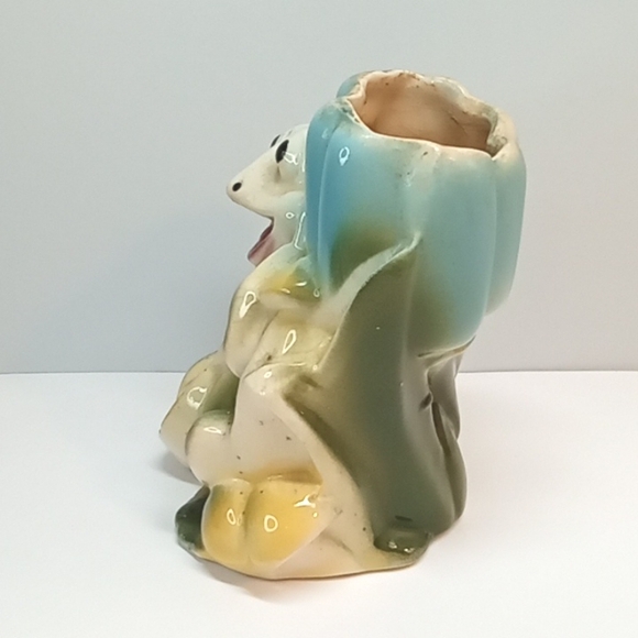 Vintage ceramic frog playing banjo infront of cattails planter. - Picture 3 of 10